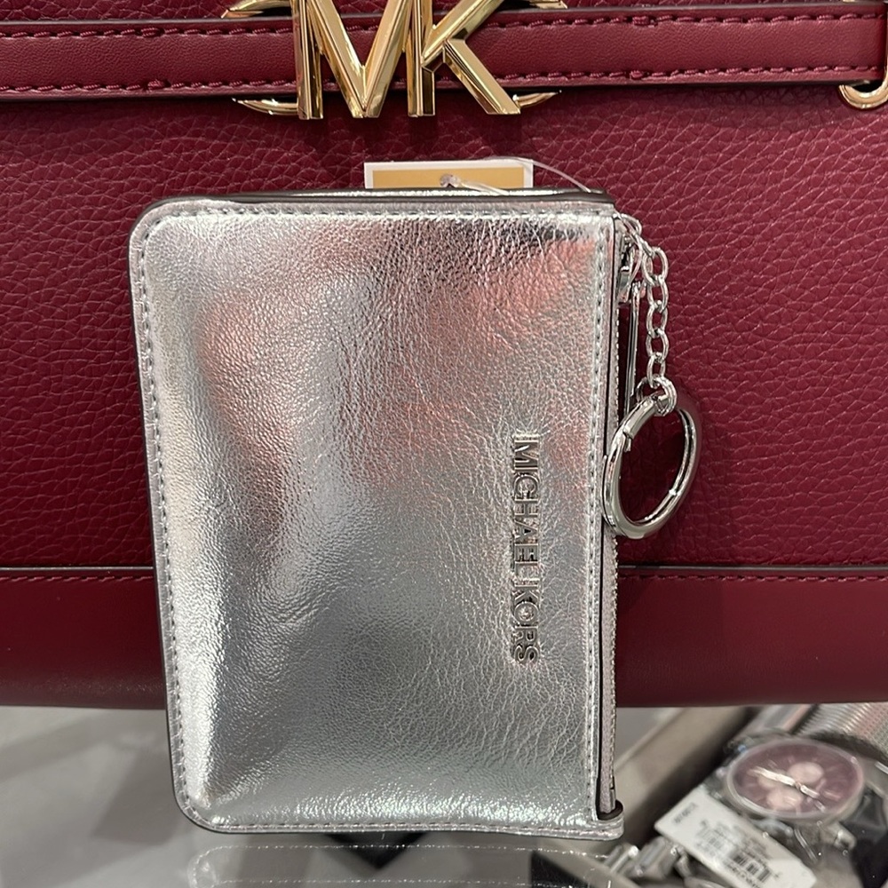 MICHAEL KORS
Jet Set Travel Small Top Zip Coin Pouch With ID
Silver 
NWT - Picture 13 of 16